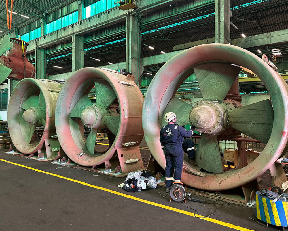 Azimuth thrusters in the workshop