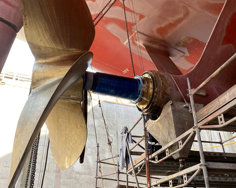 Removal of the propeller from the shaft