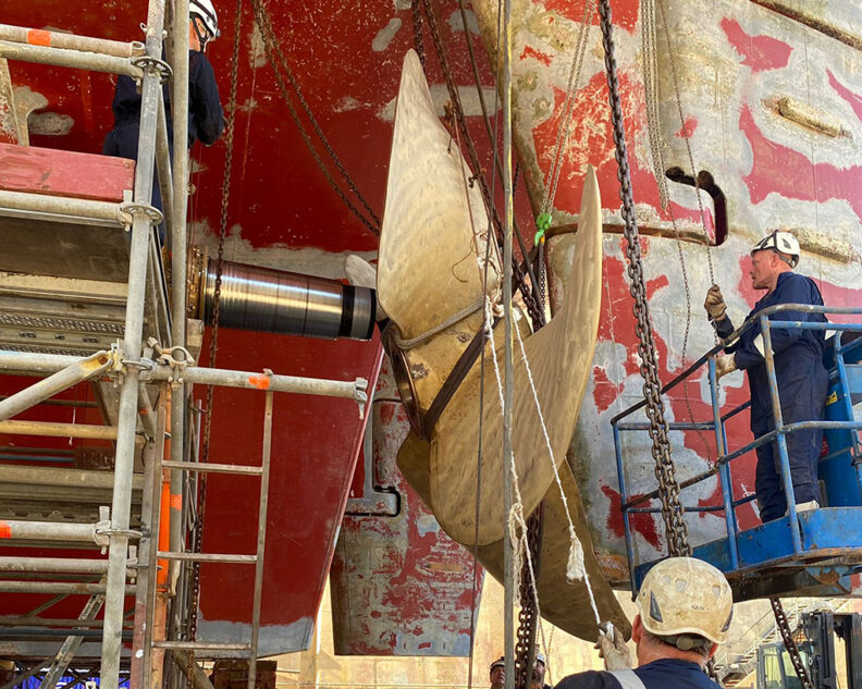 Removal of the propeller