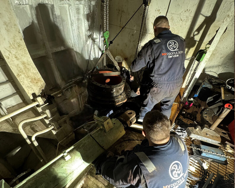 Installation of stabilizer components on the vessel