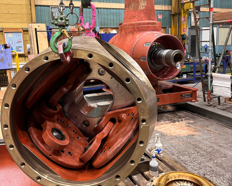 Dismounting propeller hub from the bow thruster