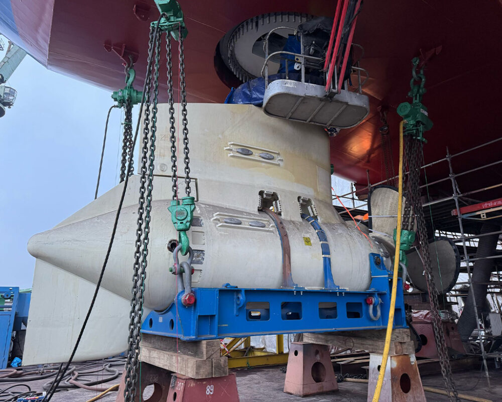 Mounting of azipod (new construction)